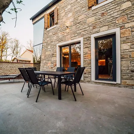 Holiday home Giulia With Swimming Pool In Privlaka Near Zadar *