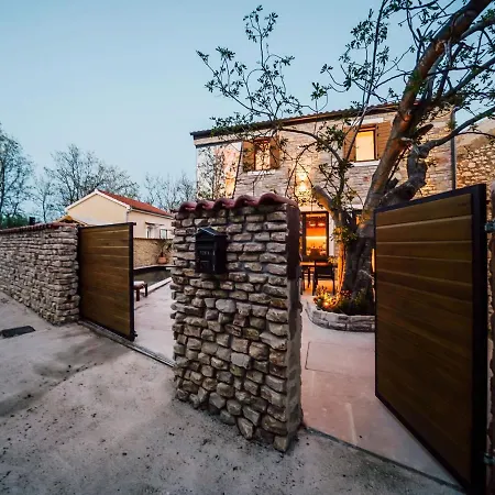 Ferienhaus Giulia With Swimming Pool In Privlaka Near Zadar *